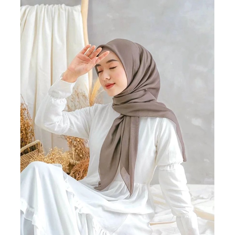 Hijab Segi Empat BELLA SQUARE Polycotton Jahit Tepi