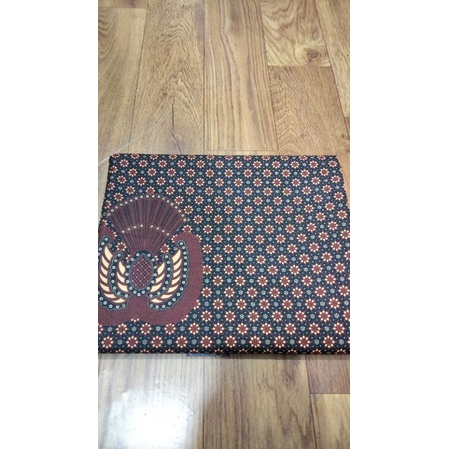 kain batik jarik samping dengan motif truntum ceplok Garuda soloan bagus untuk acara adat istiadat a