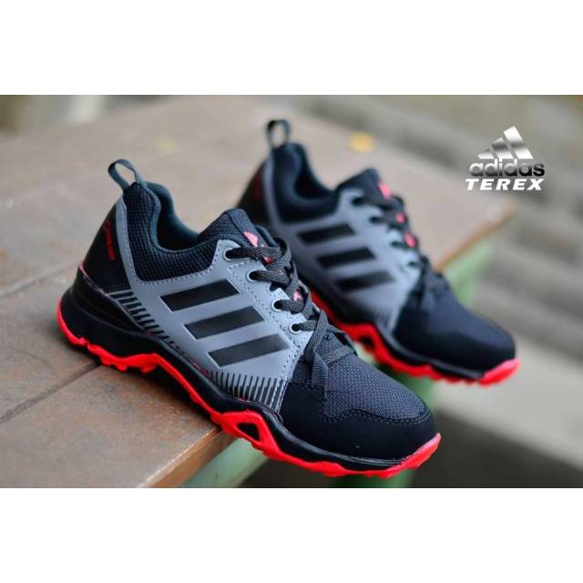 OLAHRAGA VOLI SEPATU  VOLLY  LARI RUNNING VOLLEY 