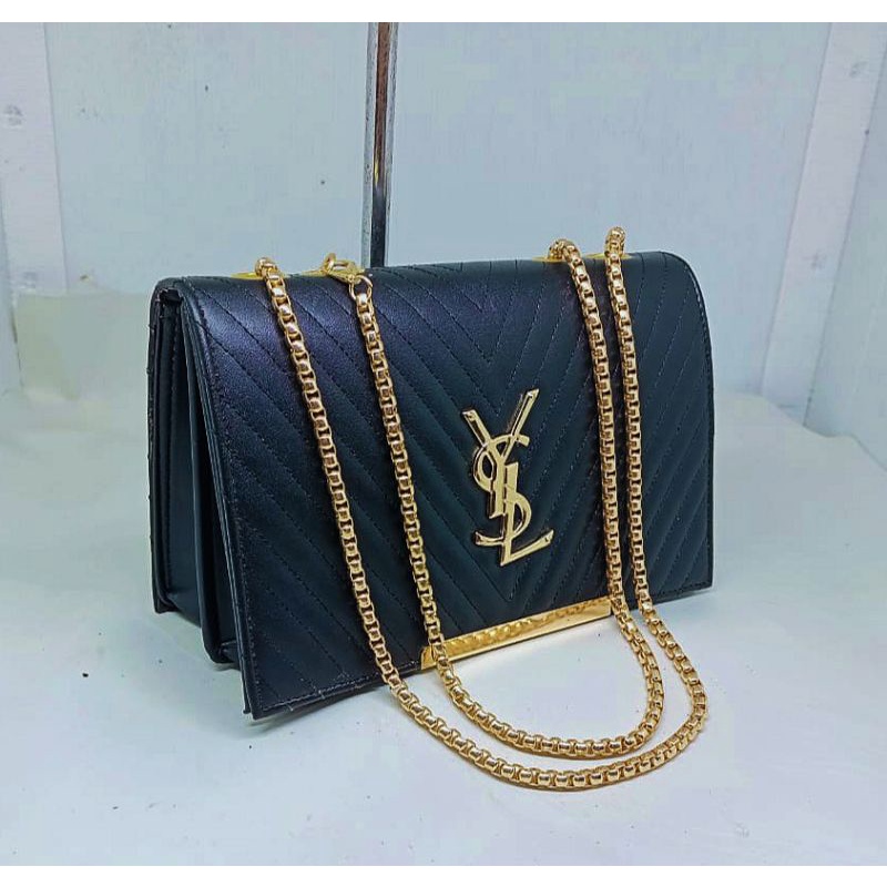 Tas Slempang Wanita//#Tas Slempang Wanita Kekinian//Tas  V//#Fashion //#tas #taslokal #tasmurah #tasgrosirmurah #taswanita #tastanganpertama #tasfashion #taspaket #taspaketan #tascewek #tasselempang #slingbag  #taspinggang#slingbag #taswanitagaya