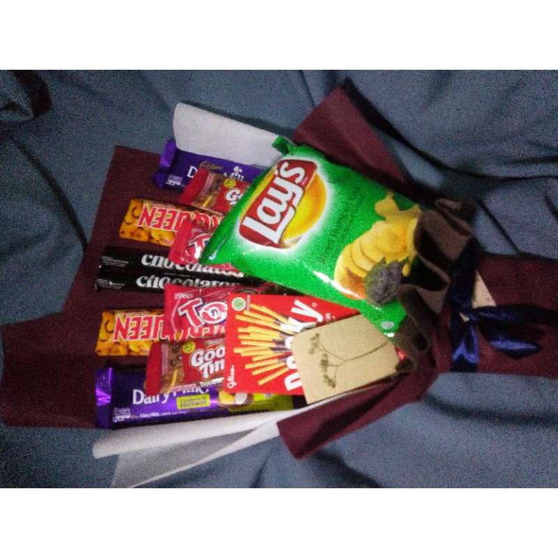 

BUKET BOUQUETE SNACK HADIAH KADO WISUDA ULANG TAHUN