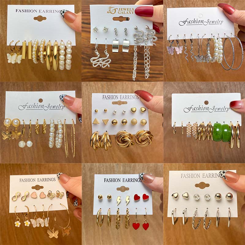 YEEZII Set Anting Stud Hias Liontin Kupu-Kupu Mutiara Berlian Gaya Retro Untuk Wanita