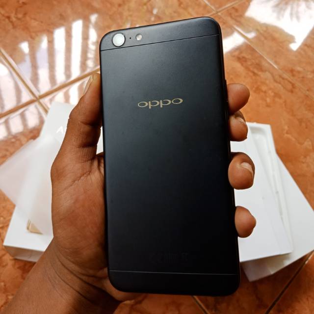 Oppo A57 bekas