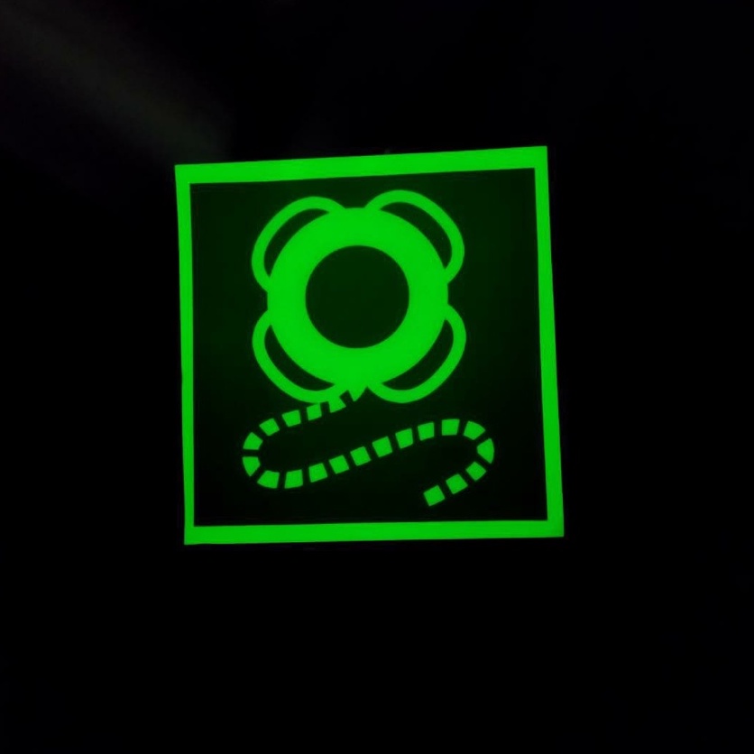 

STIKER SAFETY SIGN WITHOUT TEXT LIFEBUOY WITH LINE / STIKER GLOW IN THE DARK / STIKER KAPAL MENYALA
