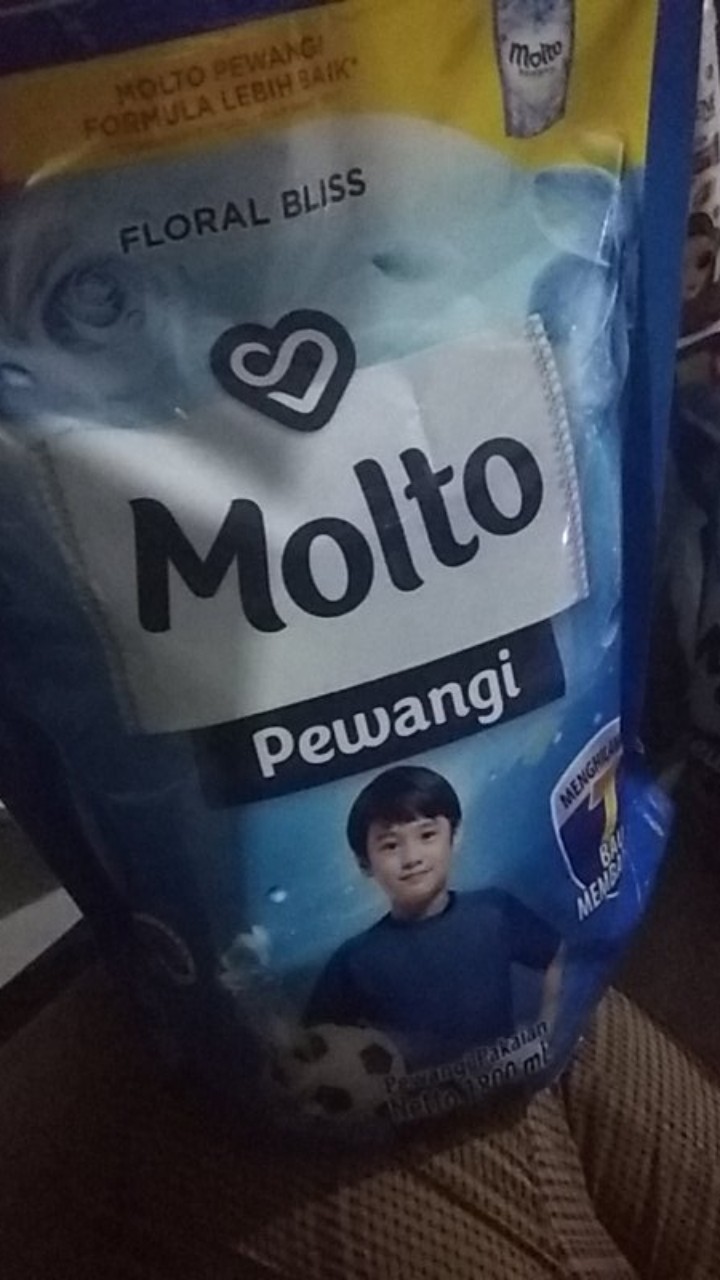 Molto Pewangi 1800ml