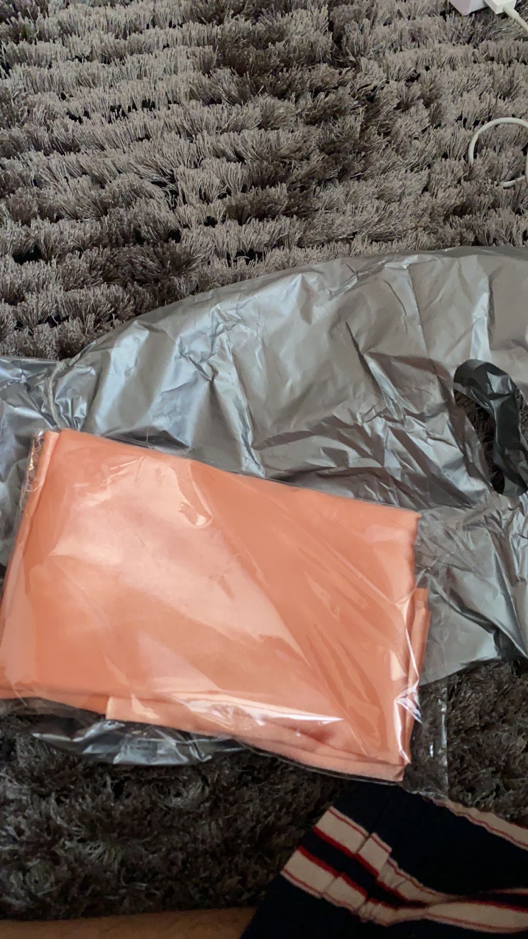 Kain Satin Lebar 115cm