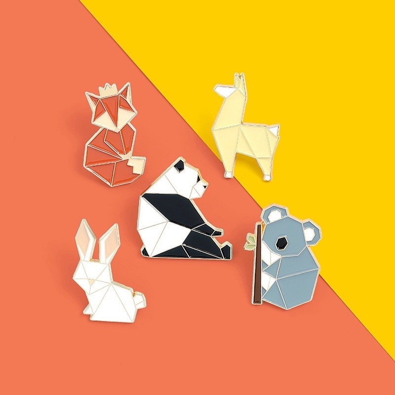 Bros Pin Enamel Desain Kartun Hewan Origami Rubah Panda Koala Alpaca Kelinci Untuk Pakaian Tas Anak