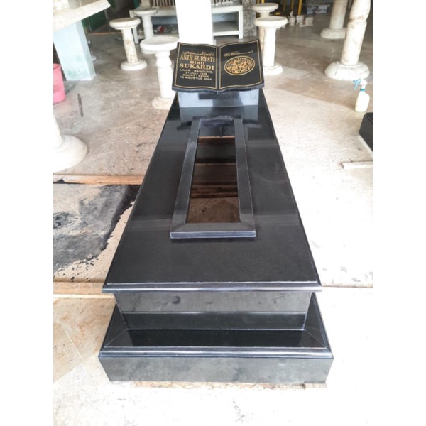 Kijing Granit Pahlawan Kaligrafi Nisan Kitab