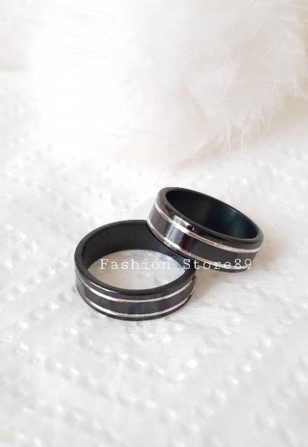 Black Rings titanium import Antikarat / bestseller cincin couple titanium black antikarat import