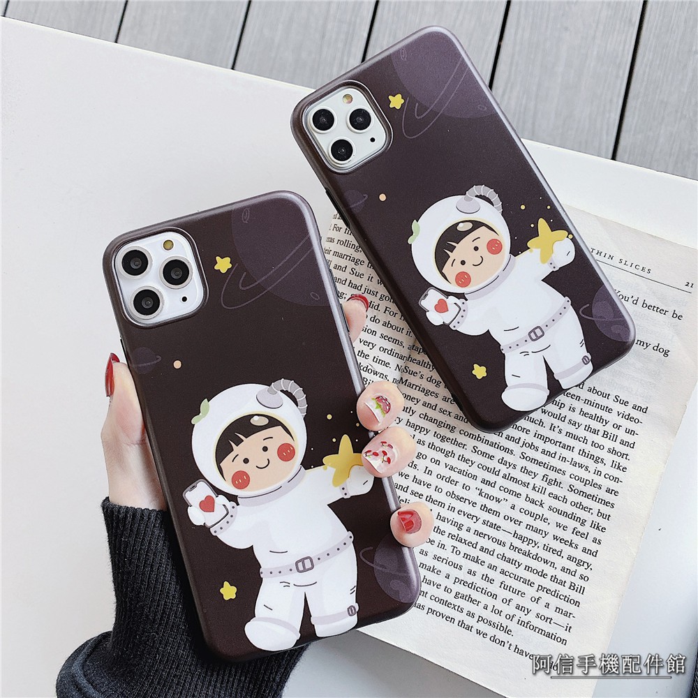 Soft Case Silikon Desain Kartun Astronot Lucu Imut Warna Hitam Putih Untuk Apple Iphone