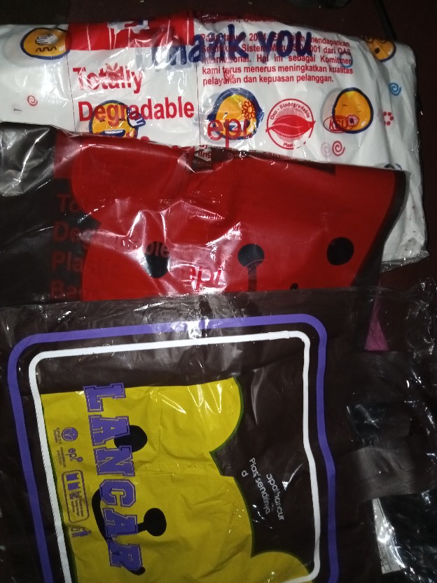 Kantong Plastik Smile Softhandle Ukuran 35 [ 1pack]