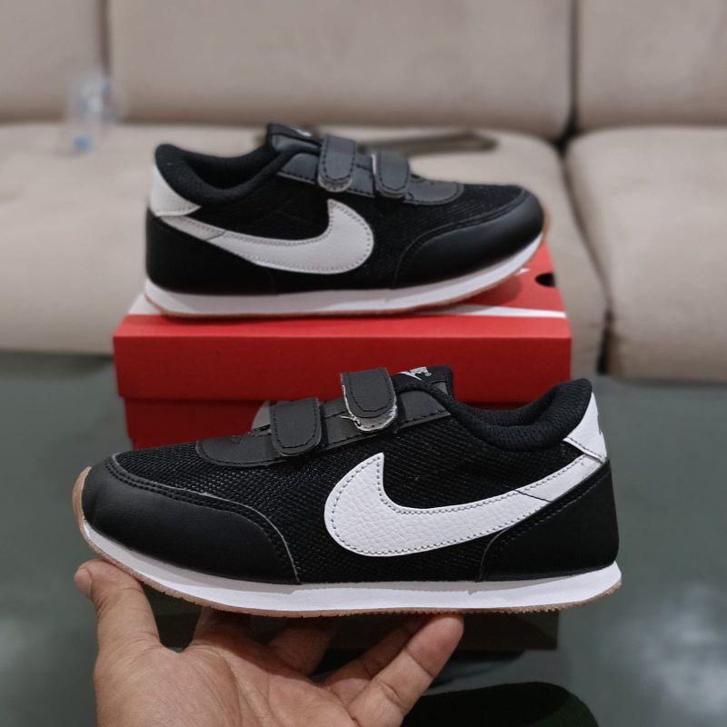 sepatu anak fashion sepatu anak sneaker sepatu anak laki laki sepatu anak perempuan sepatu anak putih sepatu terbaru