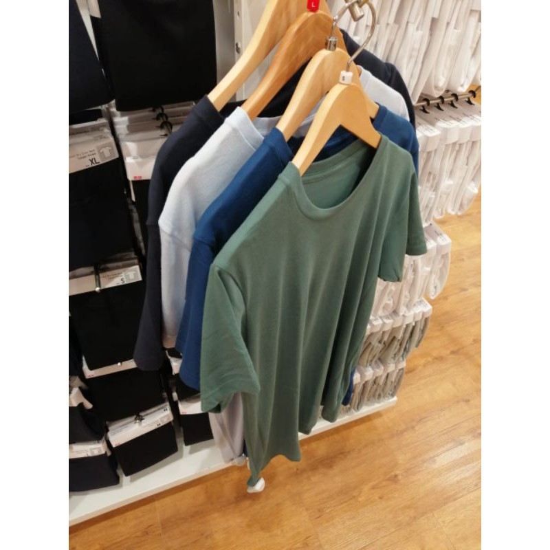 UNIQLO MAN NEW KAOS POLOS VNECK CREWNECK