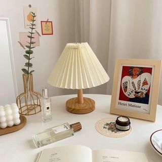 Lampu Meja Minimalis / Lampu Tidur Meja  / Korean retro pleated Vintage LAMPAN Decorative table lamp