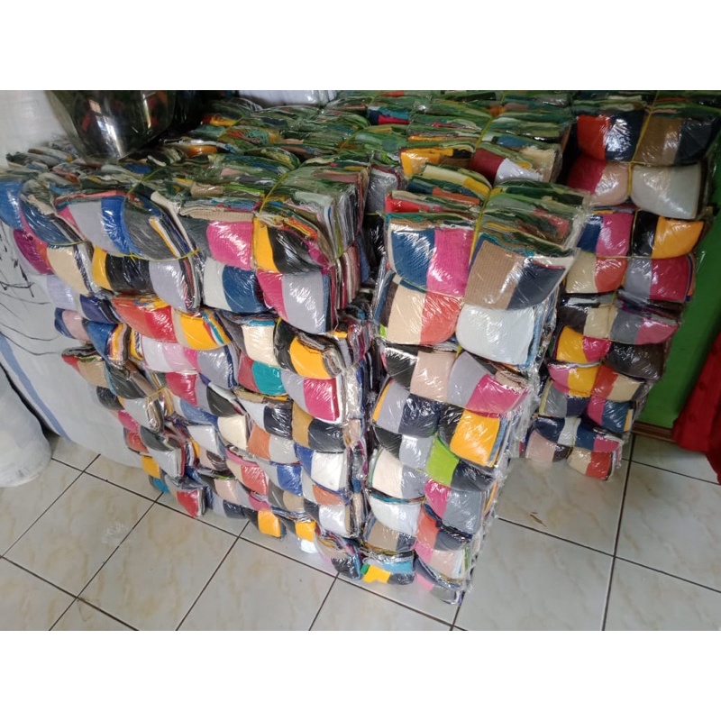 HIJAB Best Seller PASHMINA CRINKLE / CRINCLE - PASHMINA CUTTON CRINKLE / NEGRO / KUSUT-Ciput Rajut Random