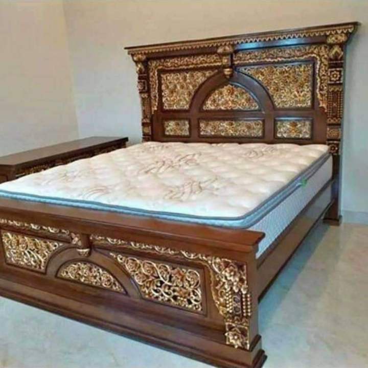 Dipan Tempat Tidur Ukiran Jepara Bahan Kayu Jati Warna Natural Ukuran No.1 200 x 180