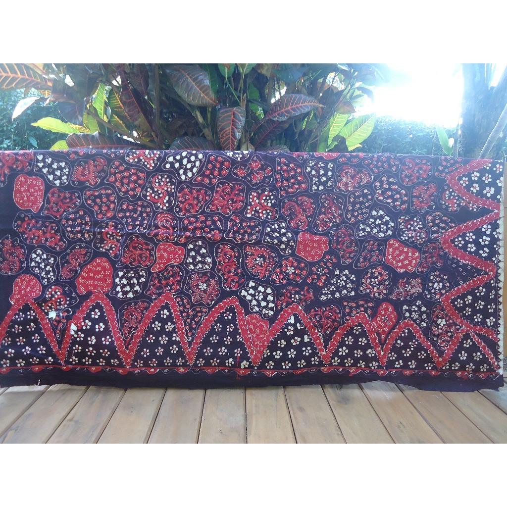 Batik Tulis Lasem Tumpal Depan Merah GR