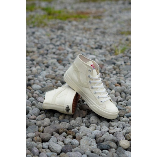 VENTELA PUBLIC HIGH CREAM/SEPATU VENTELA/SNEAKERS VANTELA
