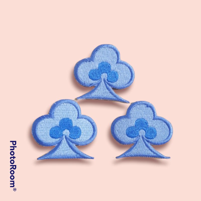 Iron patch kartu as blue tree