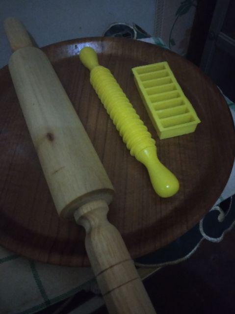 Gilesan Adonan Kue Rolling Pin Kayu Manual