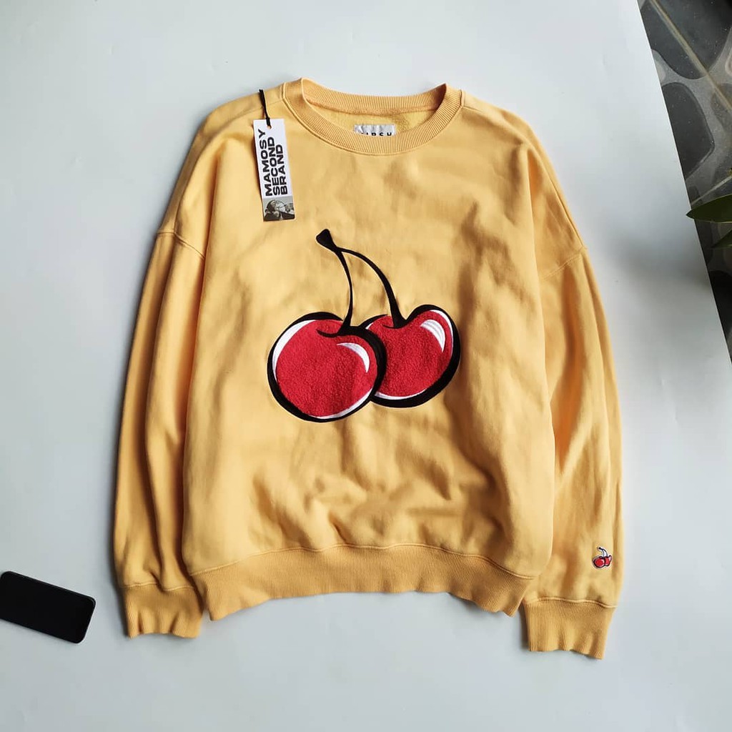 KIRSH BTS TAEHYUNG V WEARS BIG CHERRY SWEATSHIRT BAJU