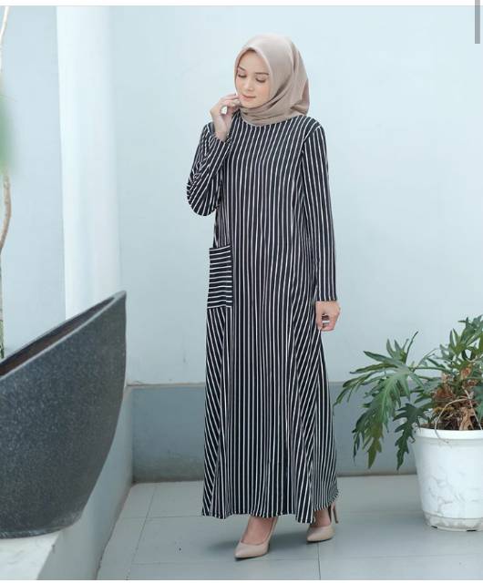 Polistripe dress by Comfortable hijab