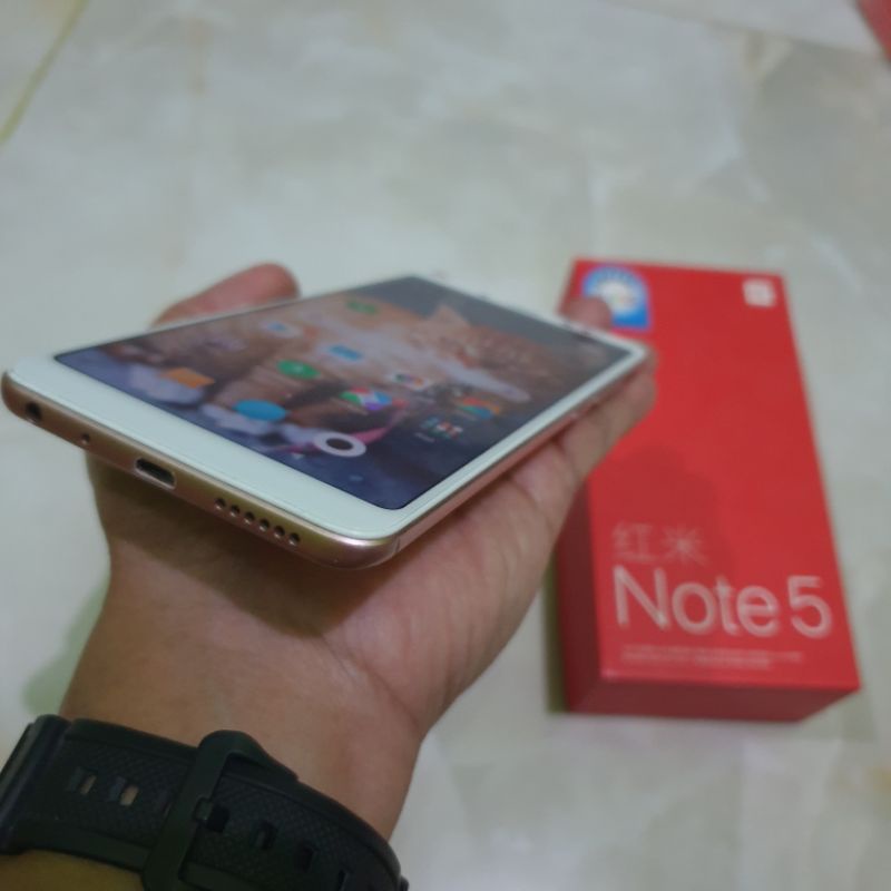 Xiaomi Redmi Note 5 4/64 mulus siap pakai