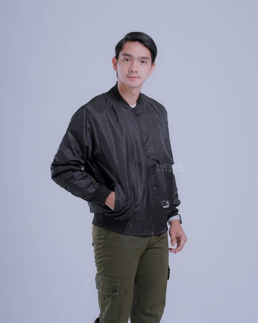 JAKET BOMBER /JAKET CASUAL/JAKET PRIA/JAKET WATERPROOF ANTI ANGIN/JAKET BRANDED