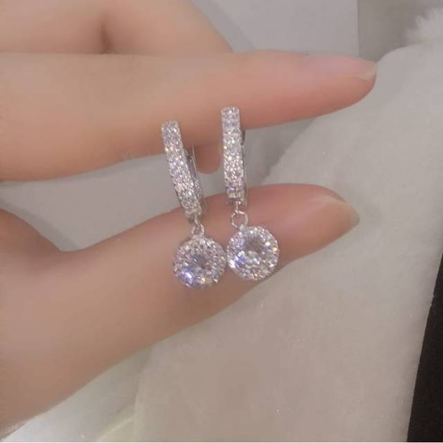 Anting Perhiasan wanita, Anting Mewah, Anting Panjang, Giwang Titanium, Anting Titanium AntiKarat, AntiAlergi, Highquality