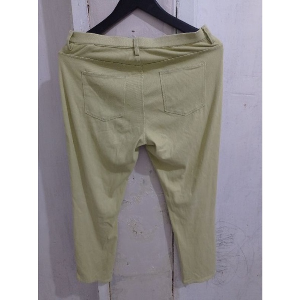 celana preloved uniqlo