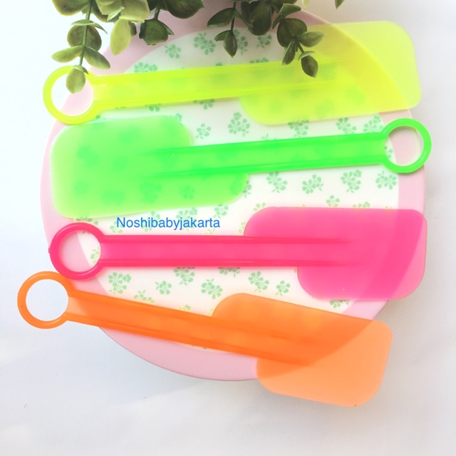 Spatula plastik warna warni murah 5 x 20 cm