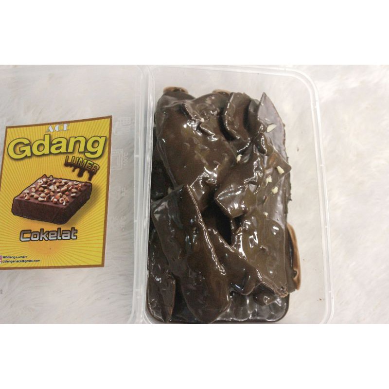 

Kripik Pisang Lumer Coklat Toping Kacang Almond