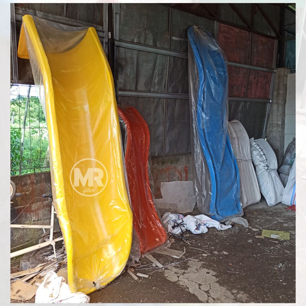 perosotan seluncuran waterslide prosotan anak plosotan fiberglass outdoor kolam renang