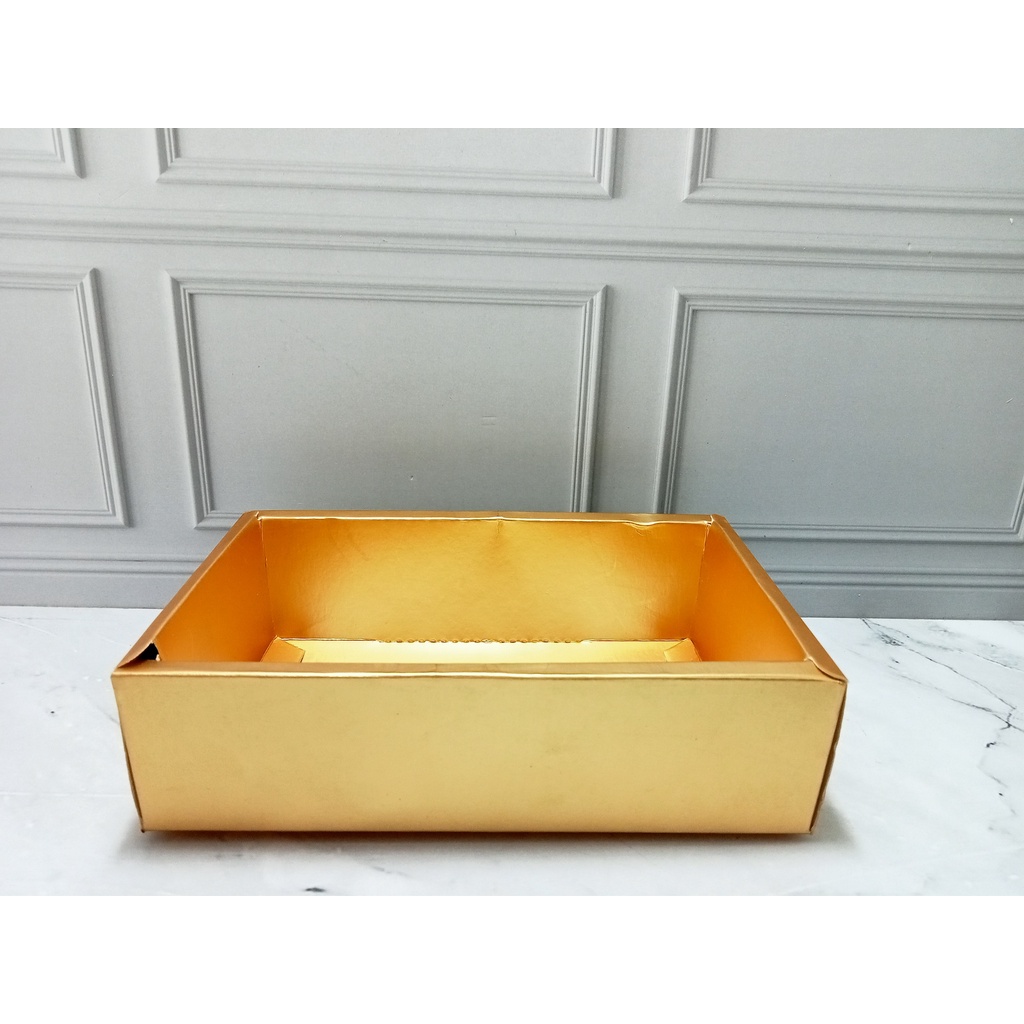 

Kotak Kemasan Bawah/ Tempat Alas Kotak Kado/ Box Multifungsi