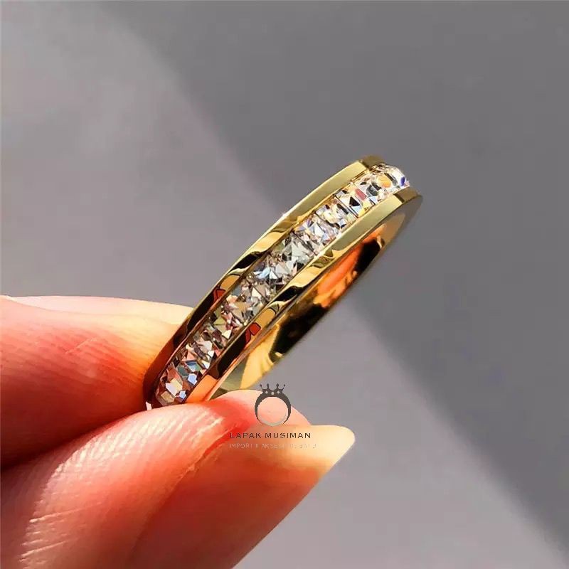 Cincin Wanita Batu American Diamond Berlian Gold Emas Mewah Titanium