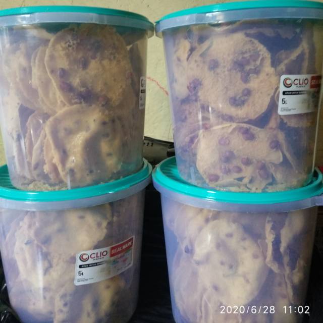 

Peyek enak ukuran 5 L isi 45 peyek