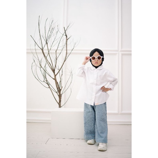 kulot jeans anak set kemeja putih