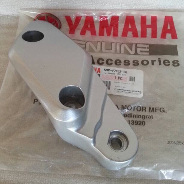 BRACKET BREKET DUUKAN FOOTSTEP DEPAN KIRI SCORPIO ASLI ORI YAMAHA 5BP F7452