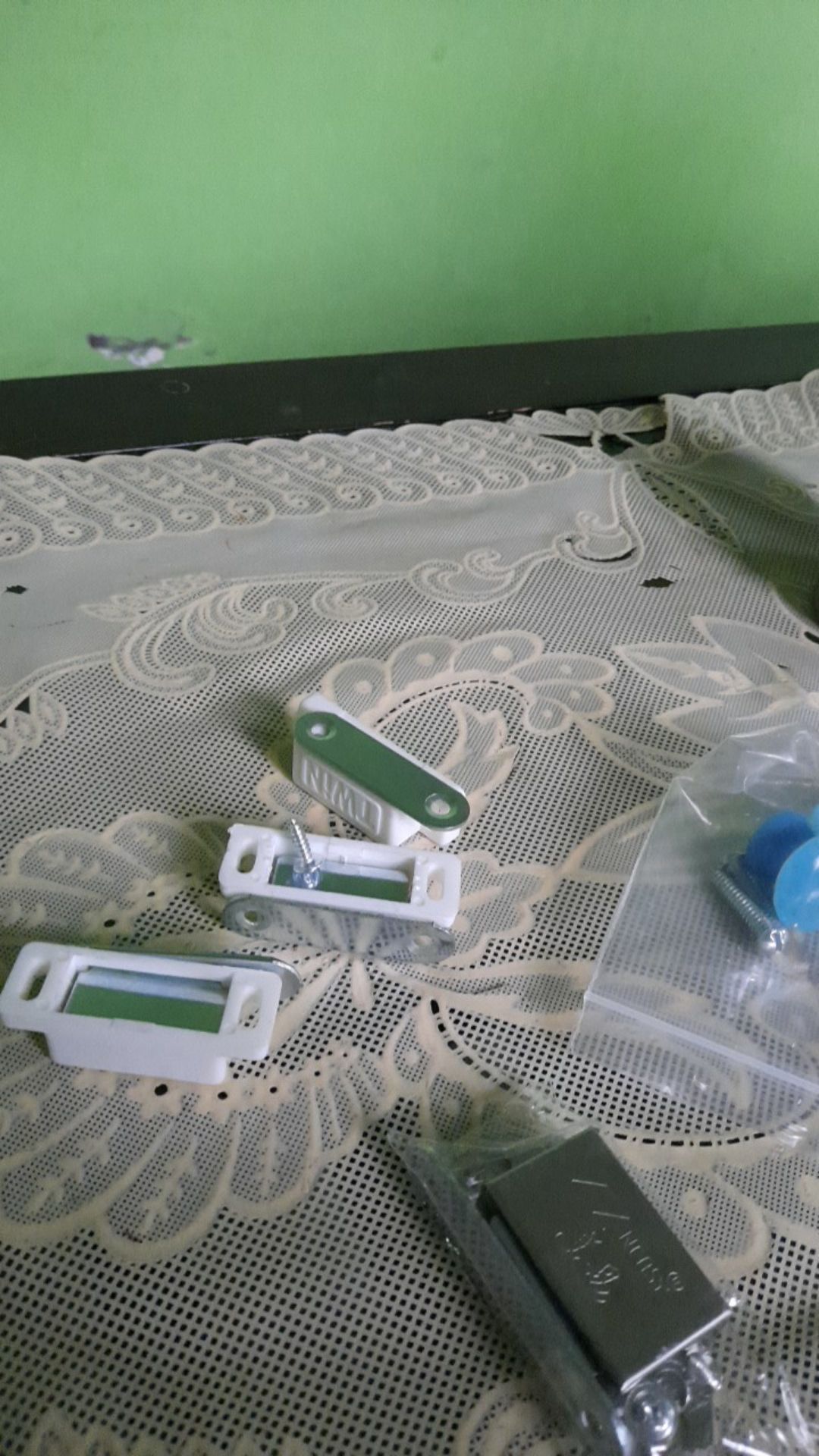 Magnet Kecil Putih Untuk Pintu Lemari Twin Bukan Huben Lama