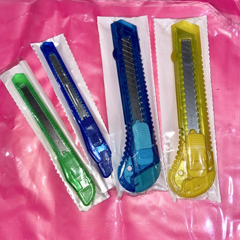 

Cutter Besar kecil knife pemotong pisau kater cuter kertas malang silet