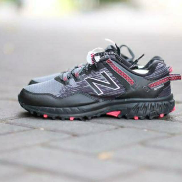NEW BALANCE MTE 410 TECH RIDE V6 ORIGINAL
ALL TERRAIN GREY - RED