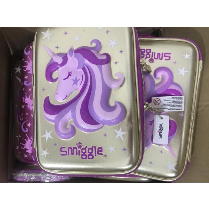 

SMIGGLE PENCIL CASE HARDTOP UNICORN GOLD SOCCERBALL GOLD ORIGINAL