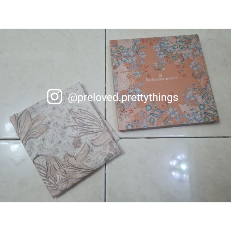 Preloved Buttonscarves Maharani Safed