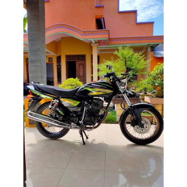 striping lis stiker standar ori Megapro hiu hijau 2005 stiker ori Megapro hiu 2005