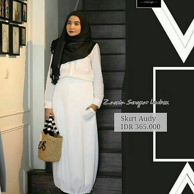 ZASKIA SUNGKAR Rok Polos Putih / Audy skirt
