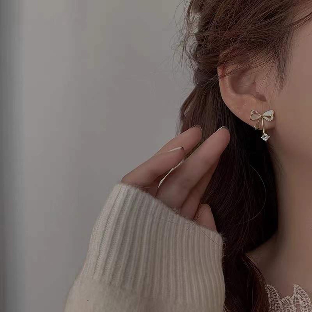 1 Pasang Anting Bentuk Pita Aksen Berlian Untuk Wanita