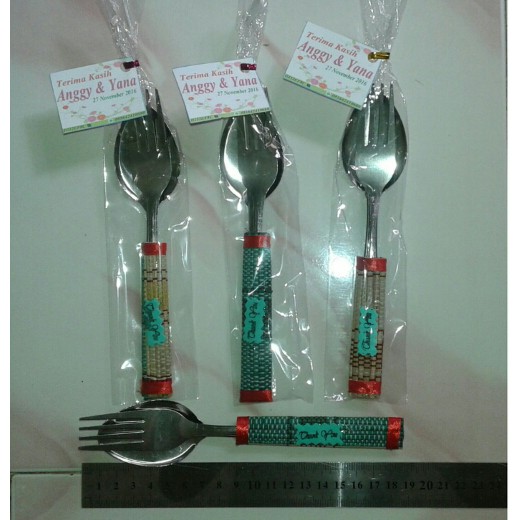 Souvenir Pernikahan Sendok Garpu Makan