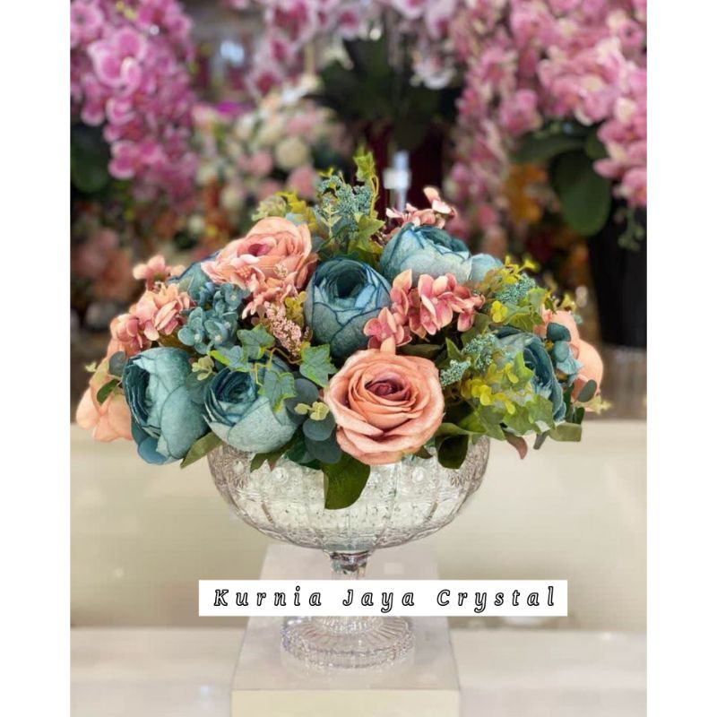 Rangkaian Bunga Mawar Artifisial set dengan Vas Kristal/ Pajangan Bunga Artifisial Import