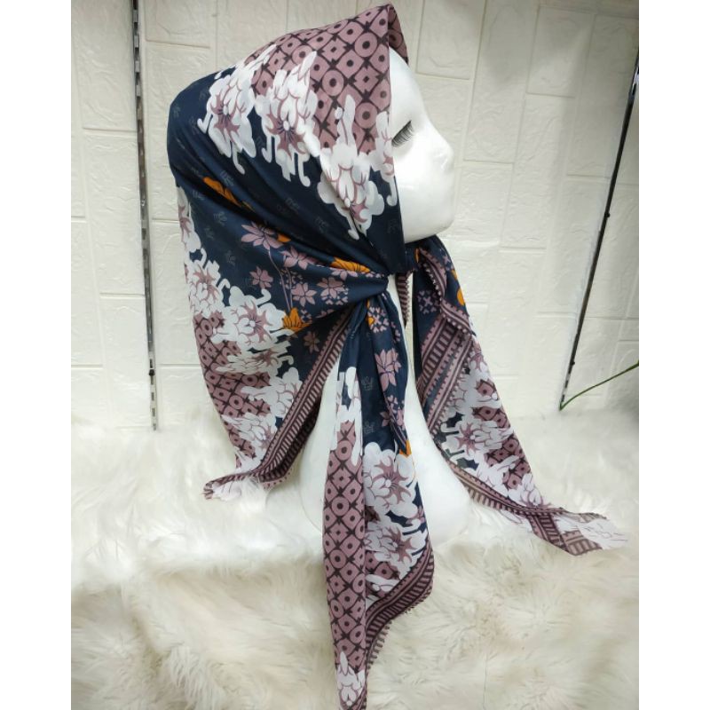 HIJAB SEGIEMPAT VOAL MOTIF ISTANBUL