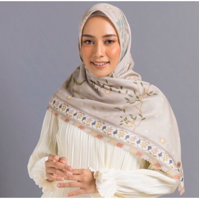 Maina Scarf Iskanti - Sahna